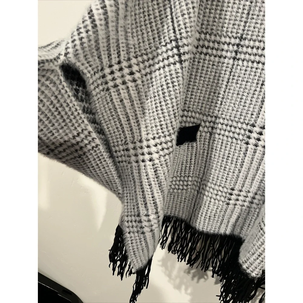 PLAID FRINGED RUANA WRAP Chico's Relaxed Fit With Front Pockets size S/M $120